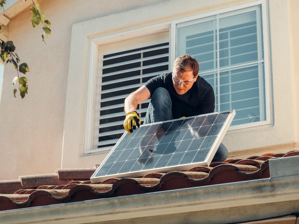 Solar panel for home India Cost, Benefits & Installation [2025]